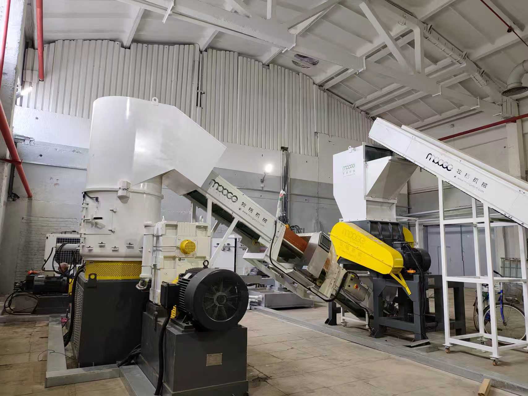 Latest company case about Case Study: High-Efficiency Custom Industrial Plastic Recycling & Shredding Line Project